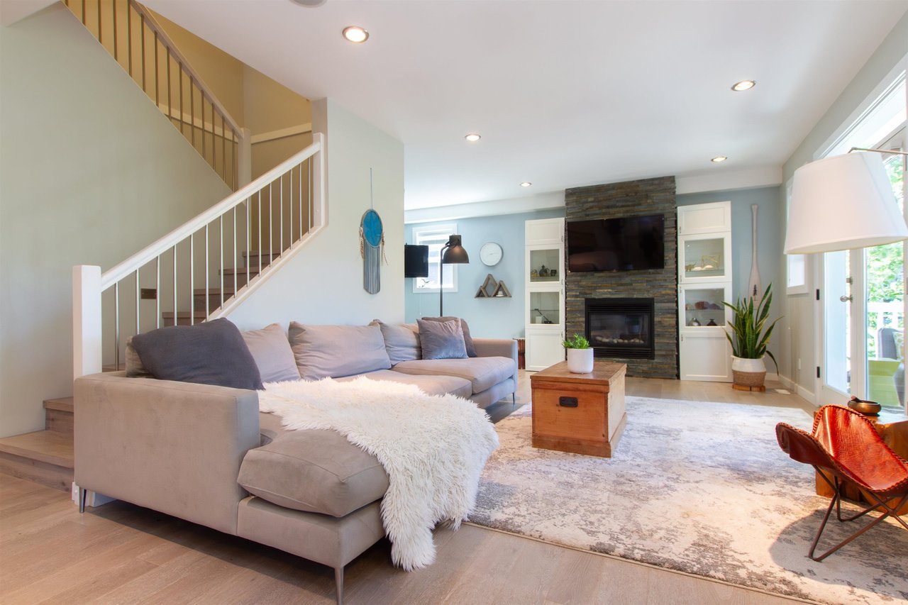 1039 Jay Cres