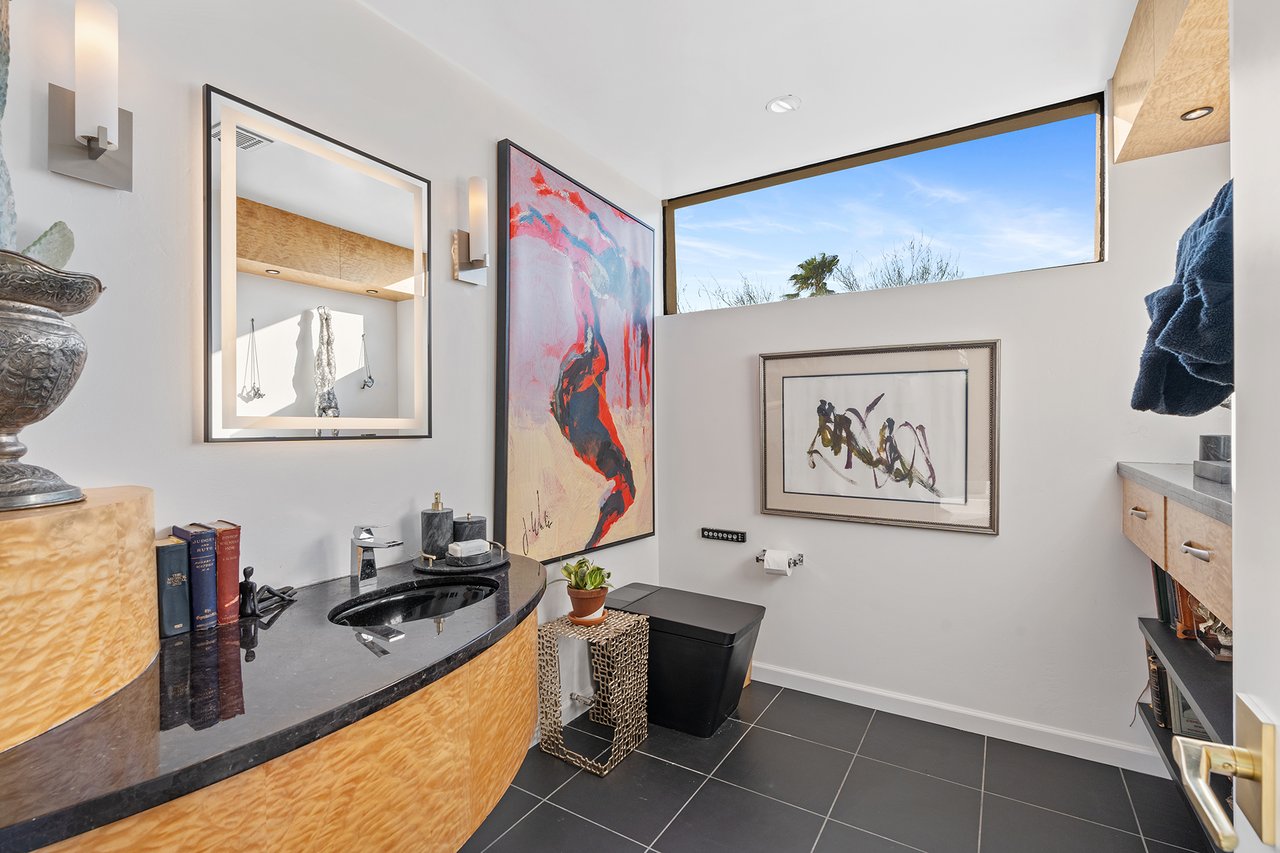 5905 N ECHO CANYON Lane