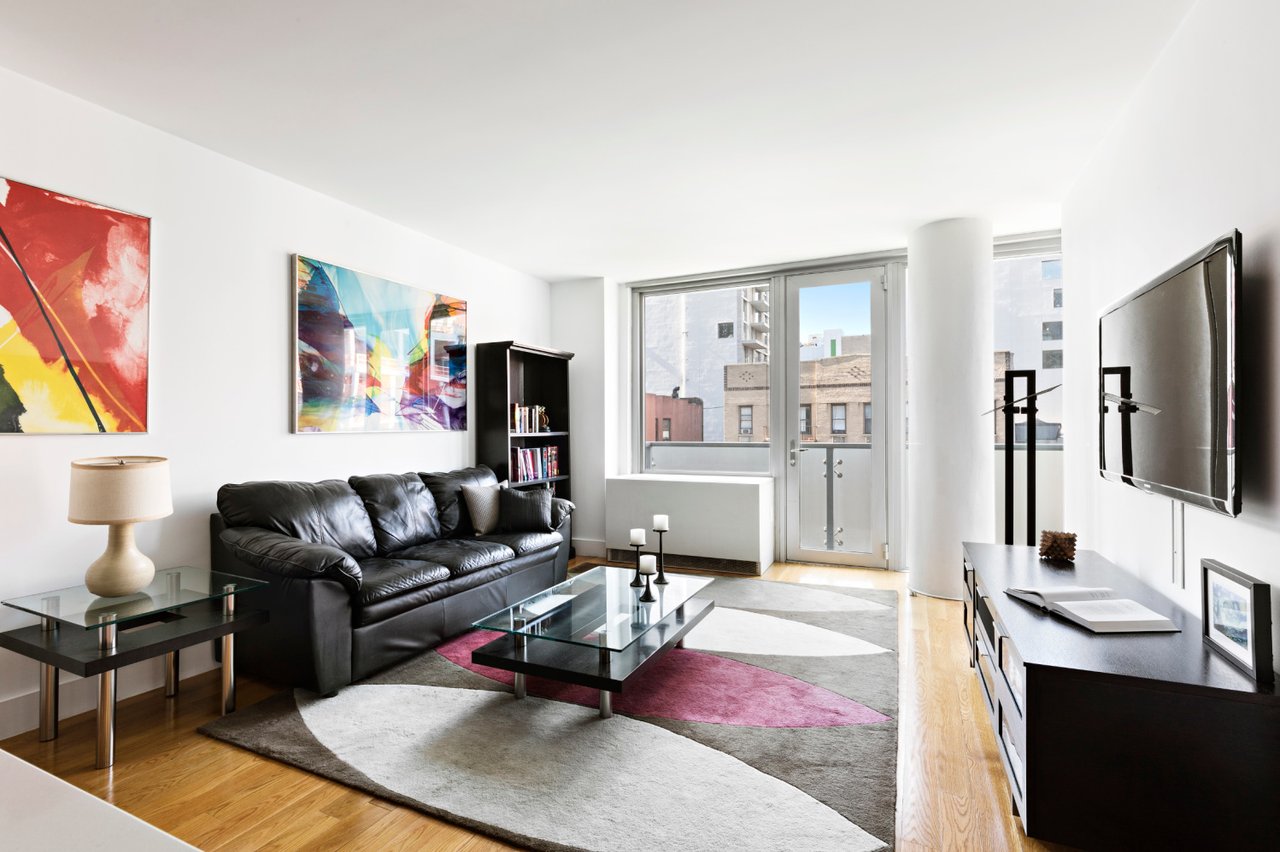 464 W 44th St, #6D