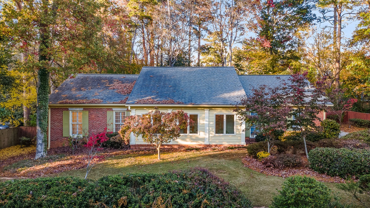 Are Dunwoody listings still getting multiple offers, or are sellers cutting prices in 2026?