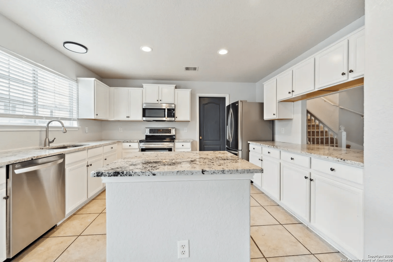 6902 Elmwood Crst