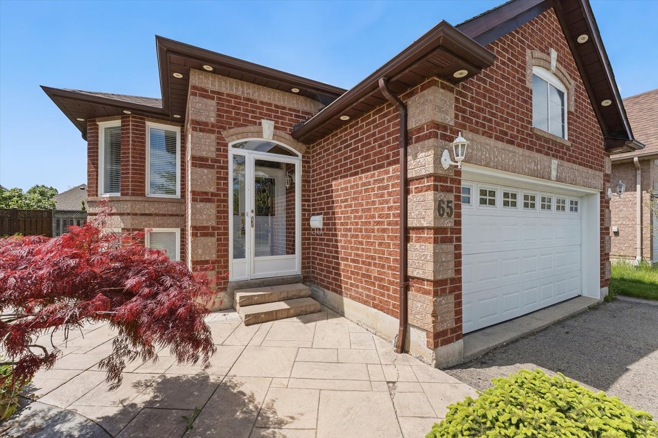 65 Summerfield Crescent