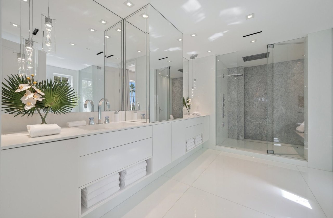 7921 Fisher Island