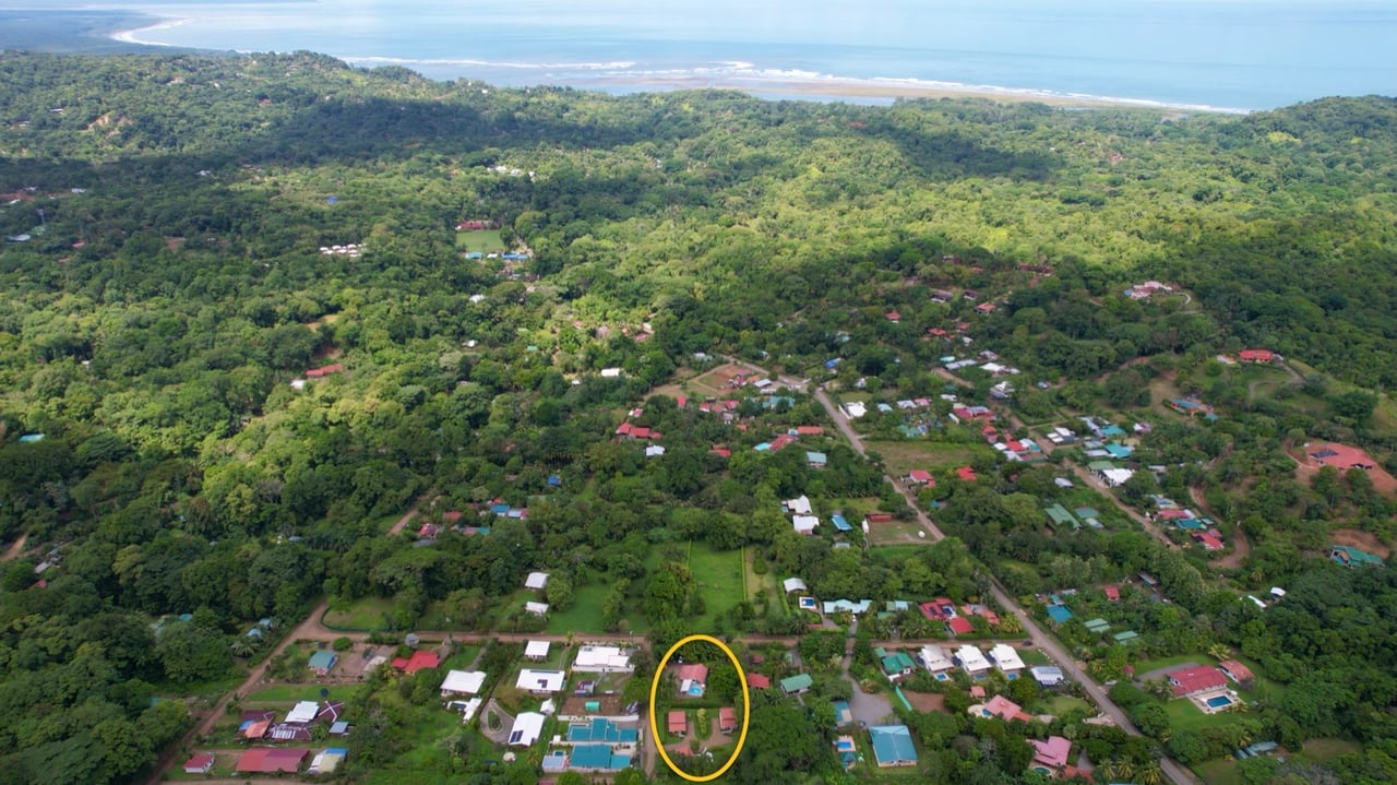 Home, 2 Rental Cabinas & Expansion Potential in Ojochal