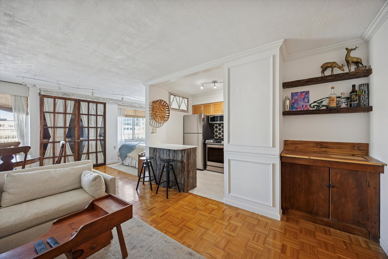 604 S Washington Sq #1806