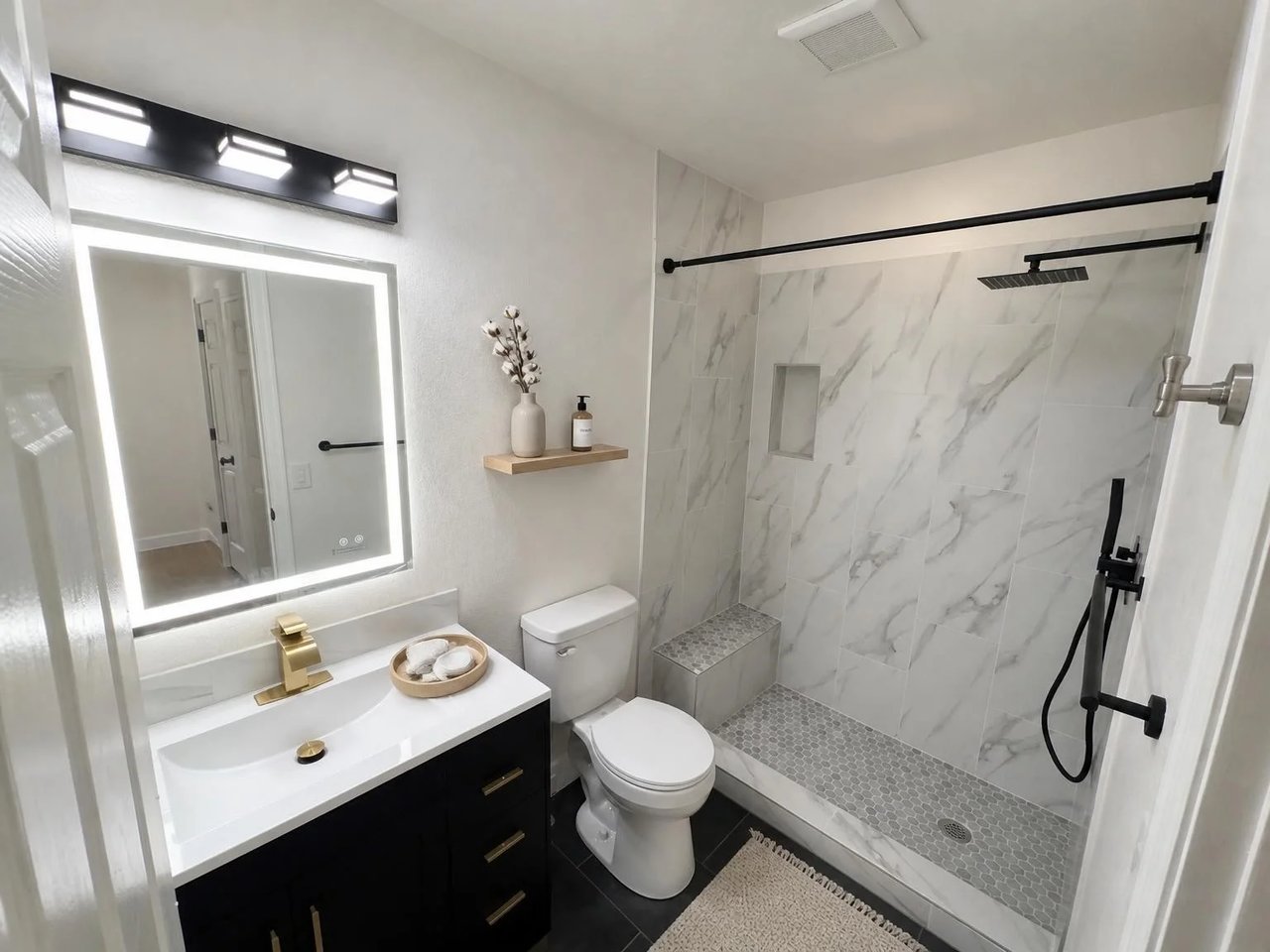 520 W 114th Pl