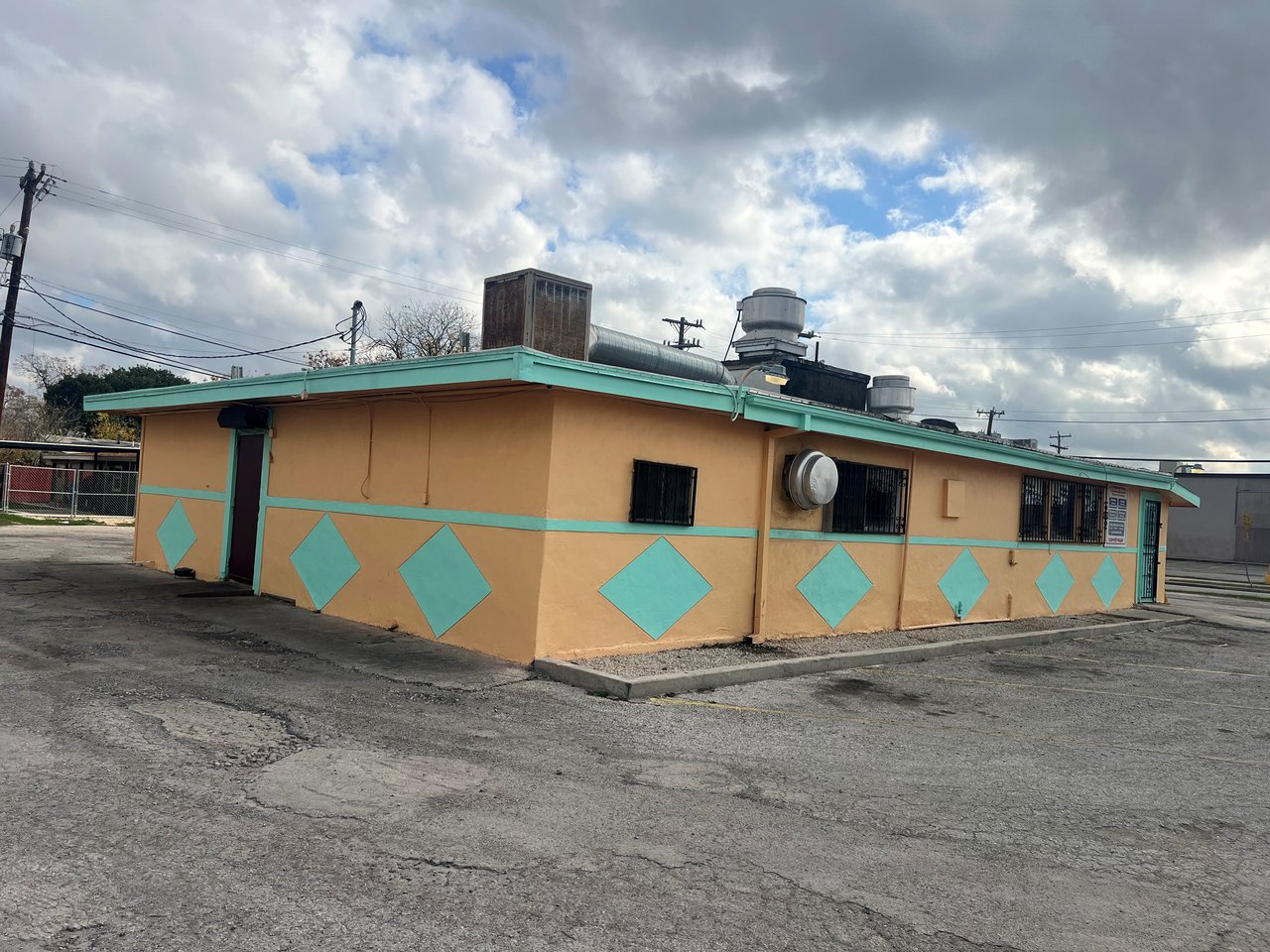 93 Shasta Ave -Owner-User/Investor (Rolando's Super Taco #2)