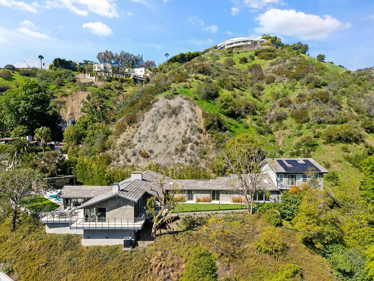 1255 N Bundy Drive