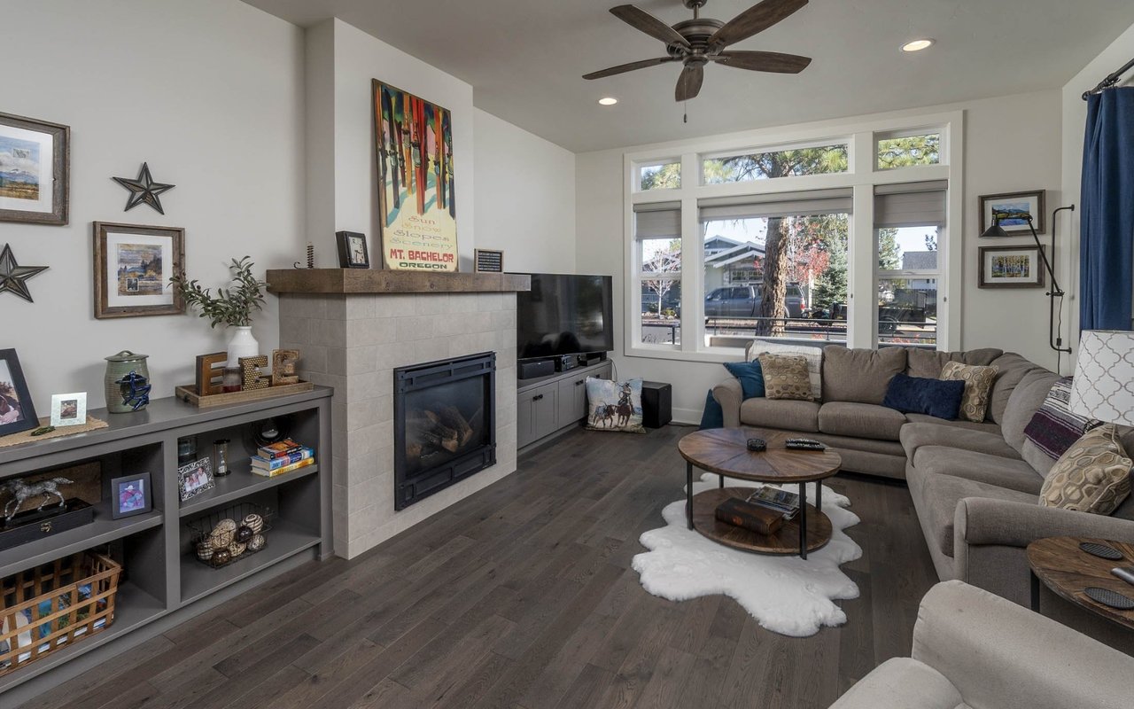 Just Listed: Beautiful Northwest Crossing Home with Custom Finishes