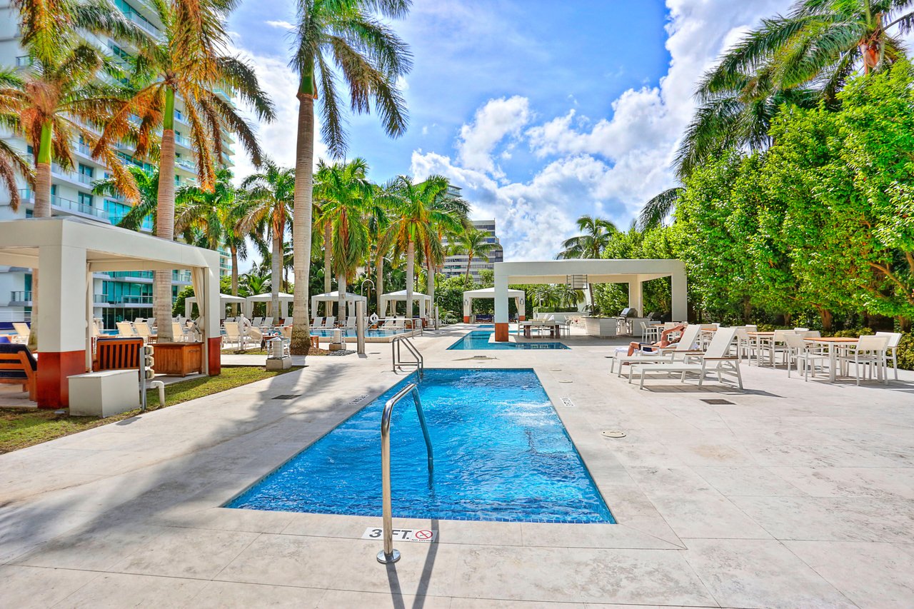 2627 S Bayshore Dr # 507