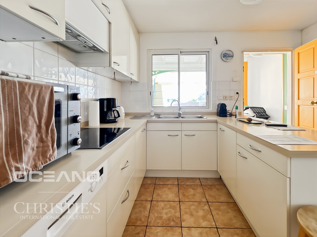 EXCLUSIVITE - 3 bedroom - swimming pool - 5' from the beach - OCEANO Christie's International Real Estate