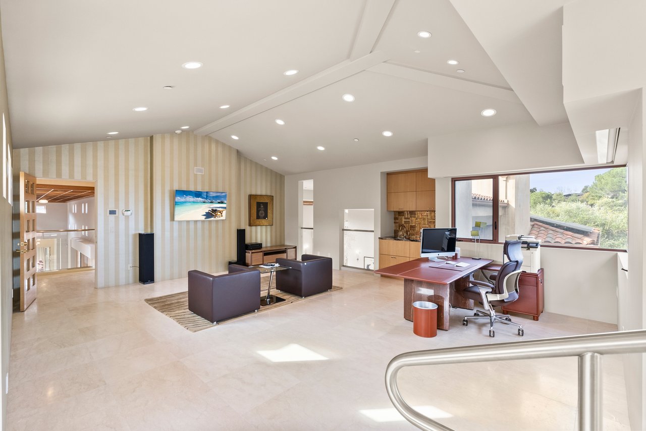 11481 Magdalena Rd
