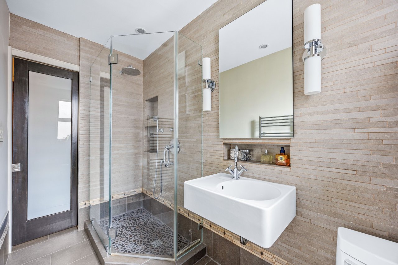 357 West 55th Street, #5L