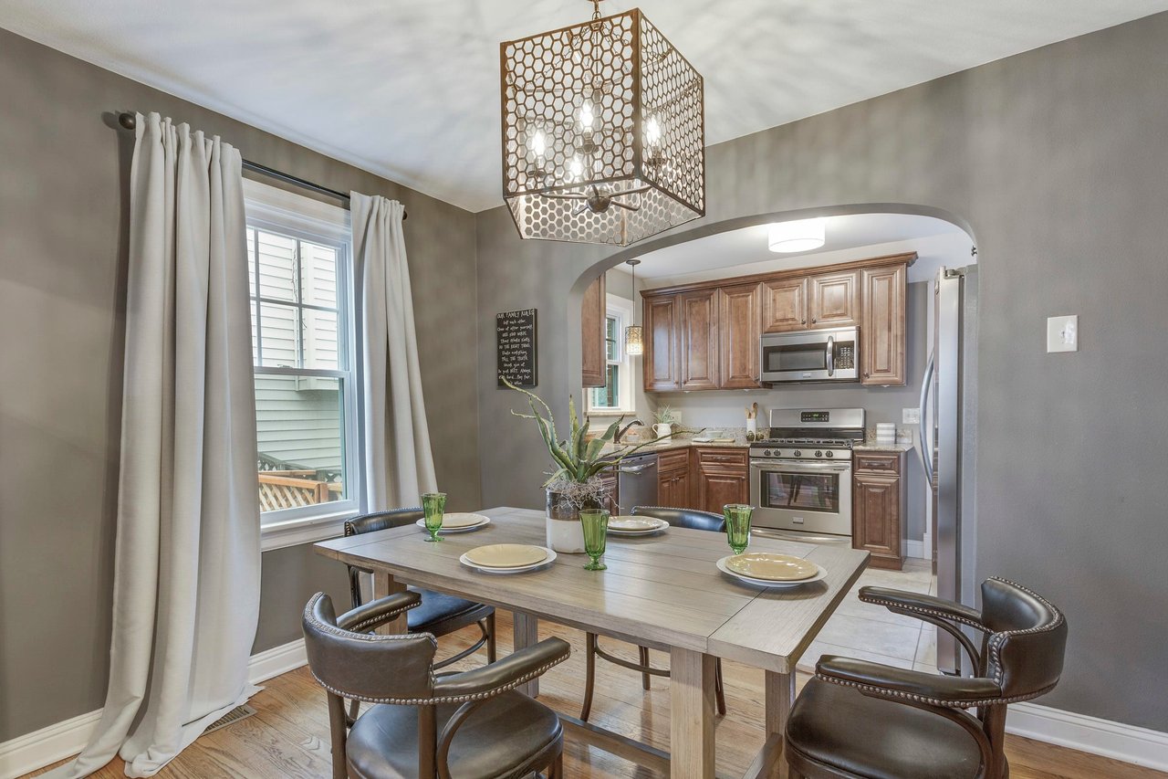 Chic Meets Functional in Des Peres