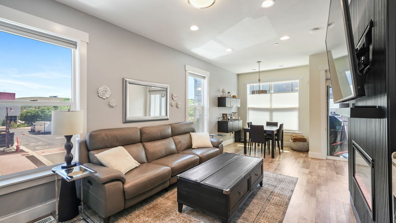 1370 Center Dr #21