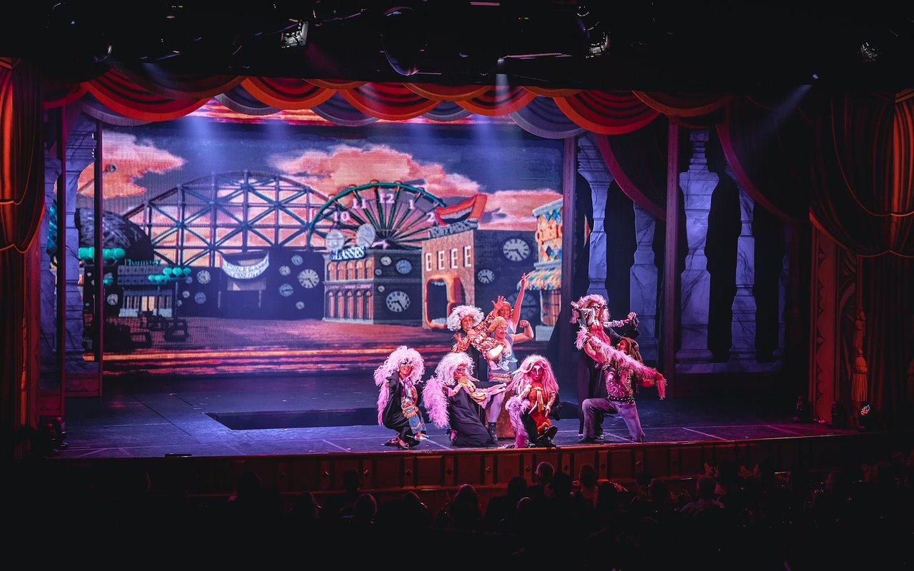 Top Entertainment Spots Near Beverly Hills