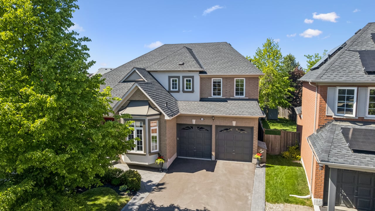 2283 Briargrove Circle, Oakville, ON