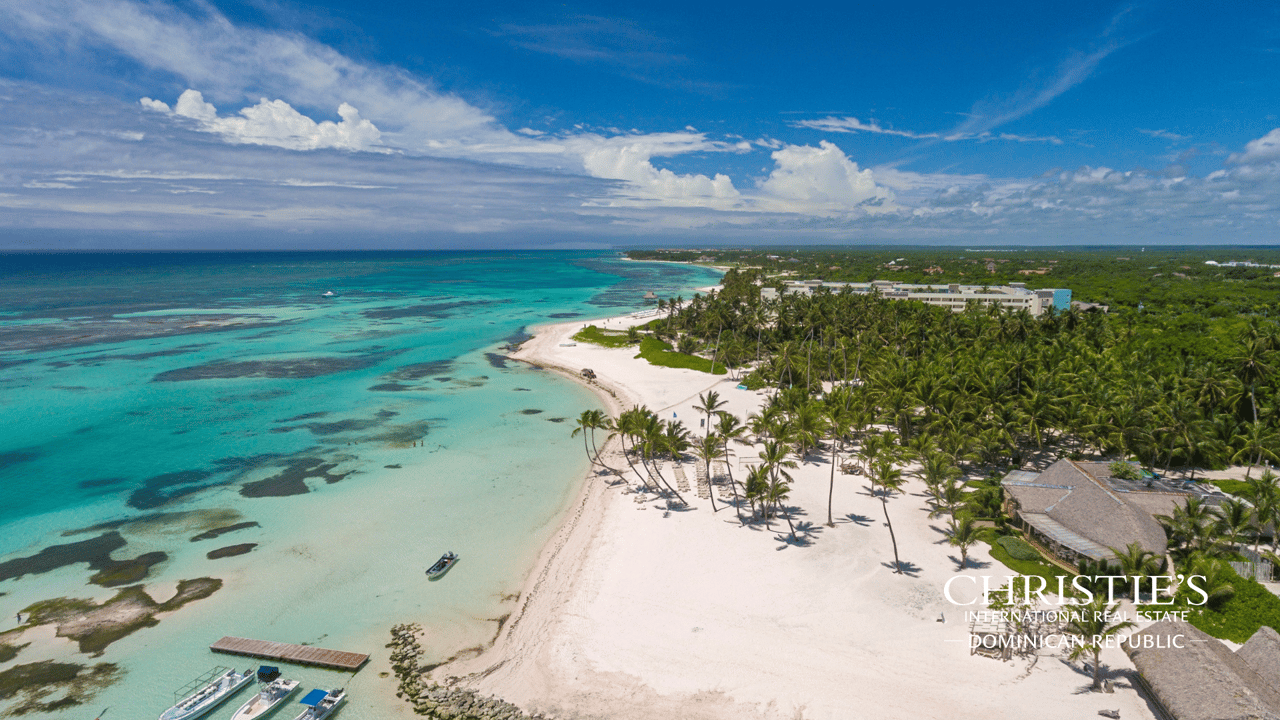 Build Your Waterfront Oasis – Lakefront Land in Punta Cana Resort & Club