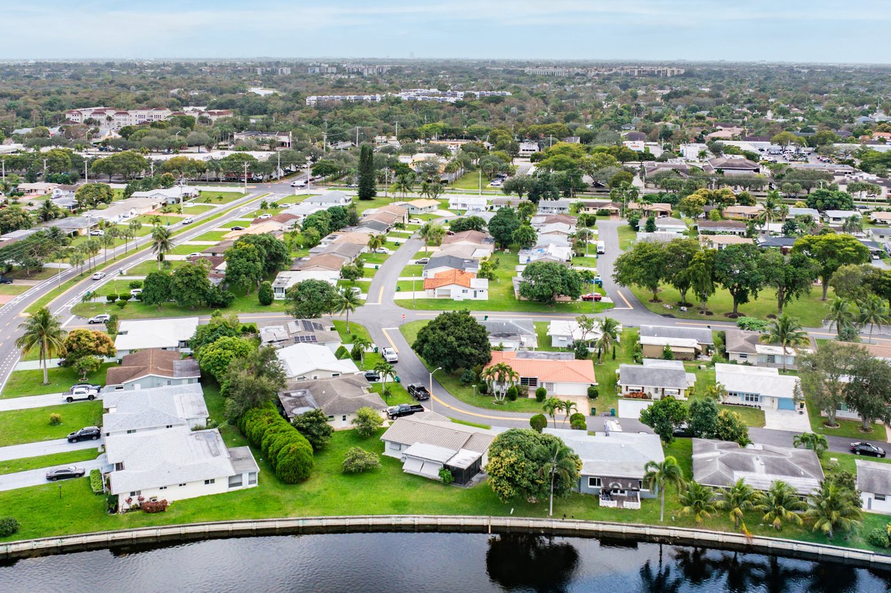 MAINLANDS OF TAMARAC LAKES