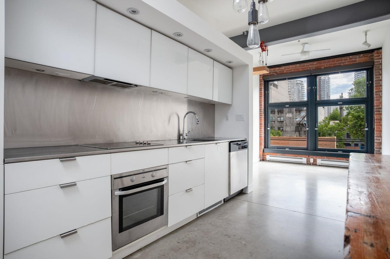 53 W Hastings St, #302
