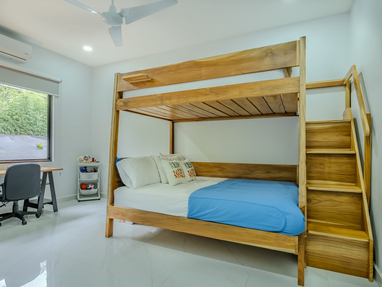 Modern 3-Bed Jungle Home with River and Pool in Cinco Ventanas Ojochal