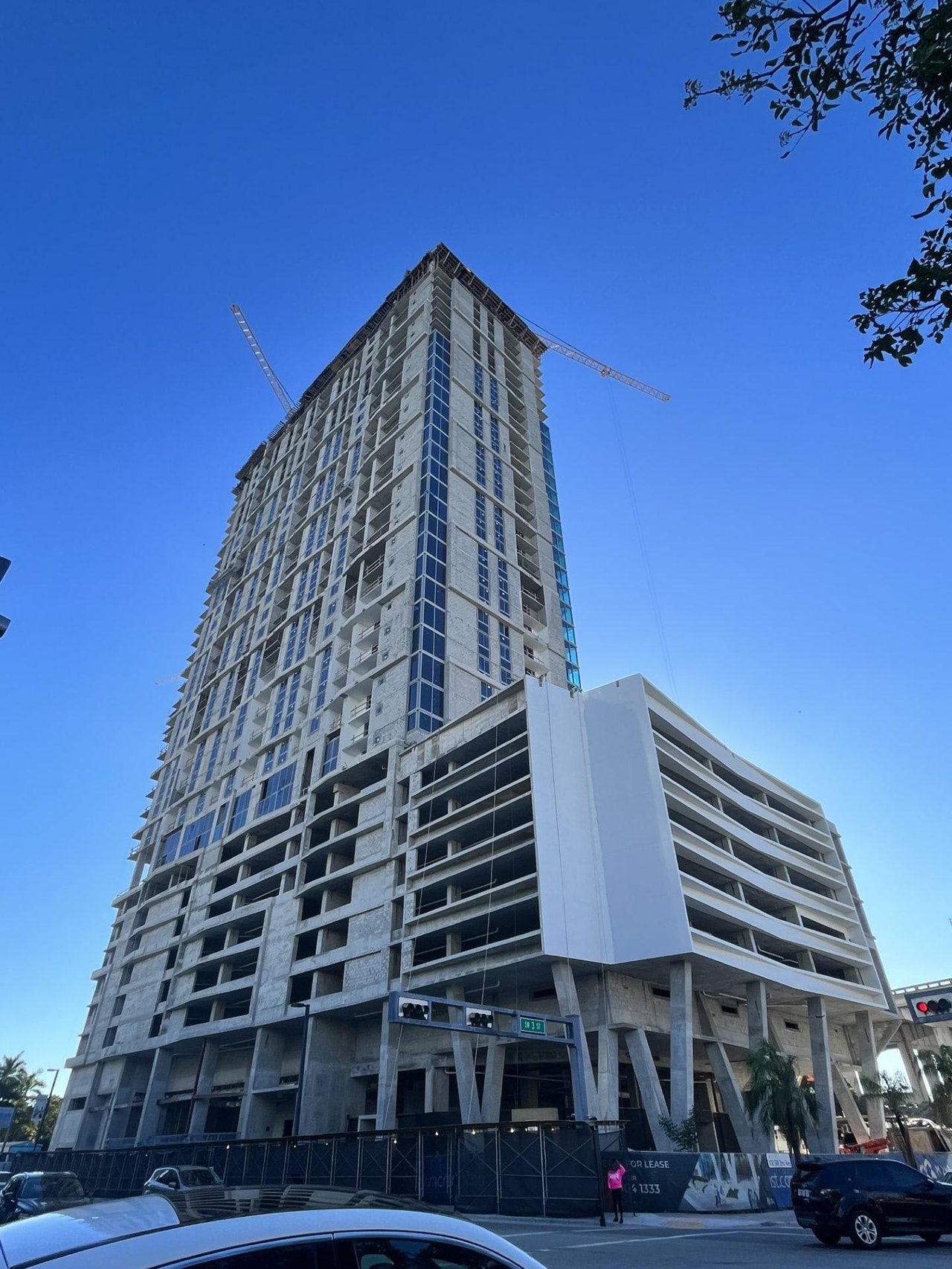 Modera Riverside in downtown Miami has reached its highest point of construction, with the building topping off at 36 stories. (Posted Feb 2024)