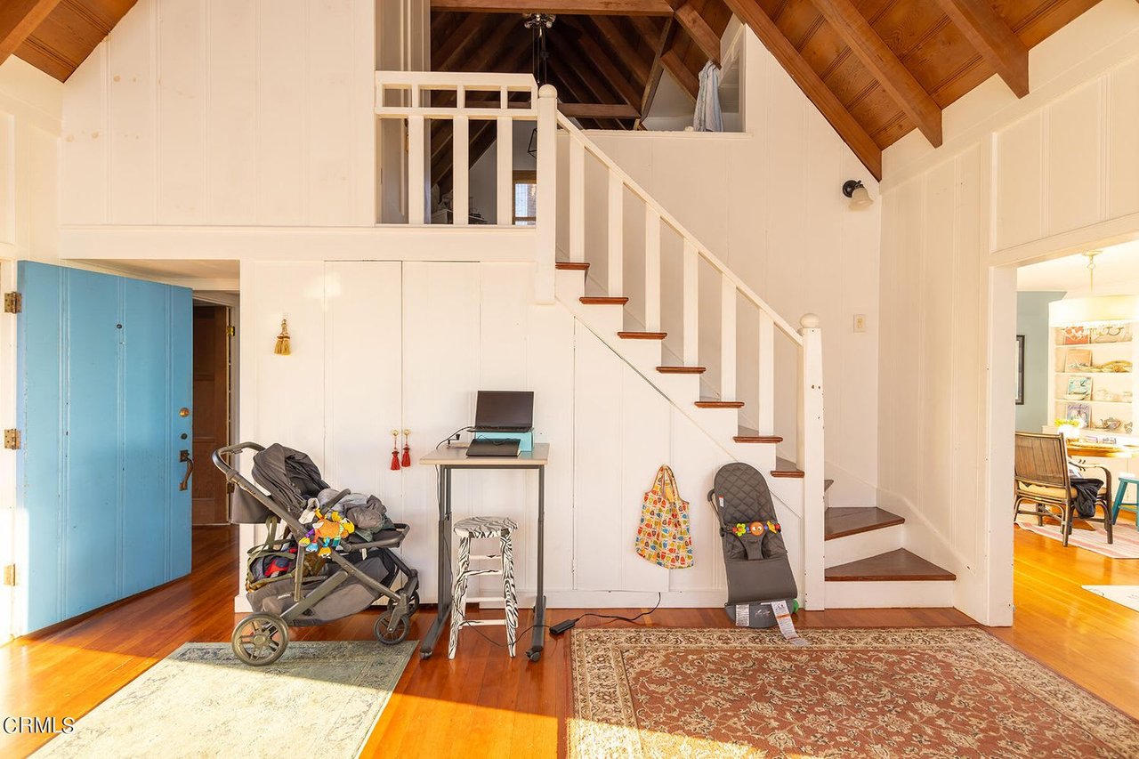 2056 Vista Del Mar Dr
