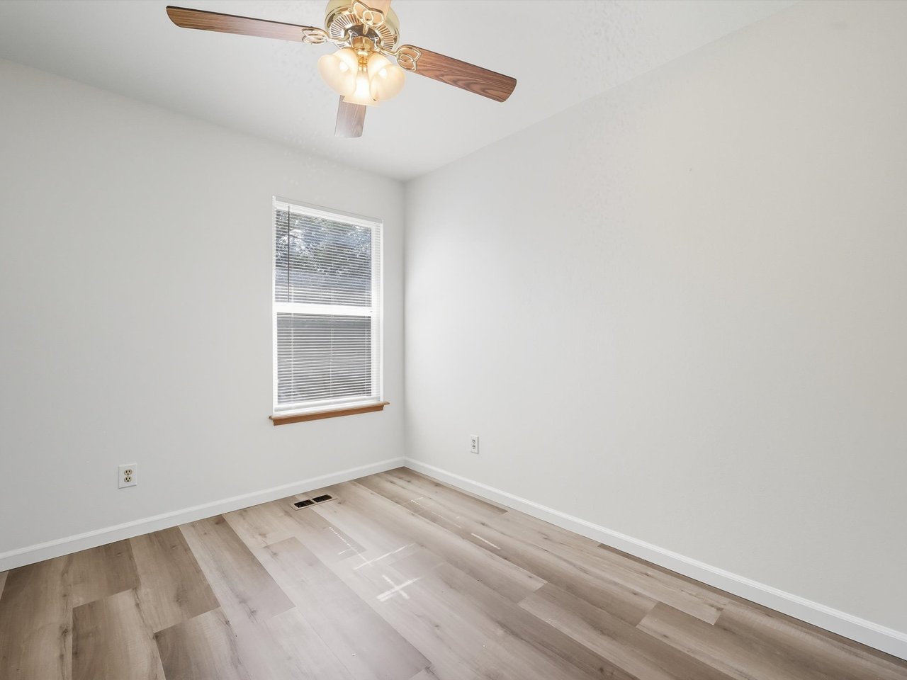 2706 N Chestnut Street