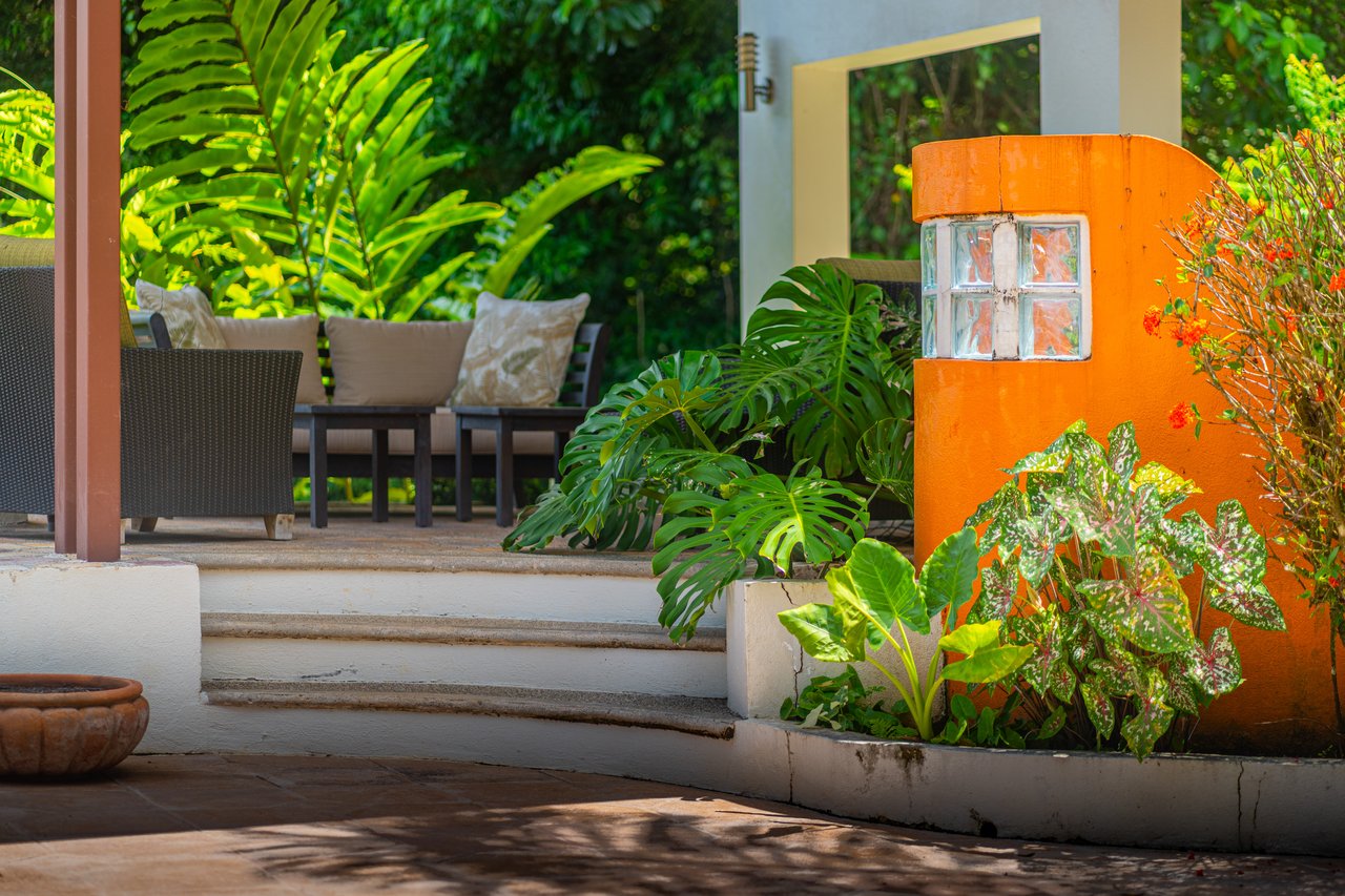 Casa de Orquideas - Mountains, Ocean and Jungle with Privacy In Gated Community, Ojochal