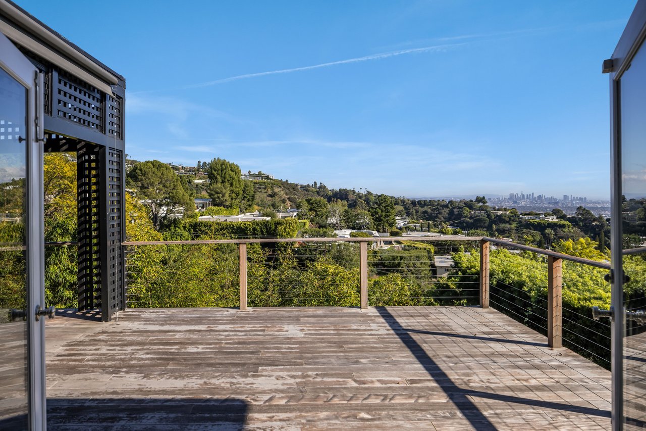 1612 Gilcrest Dr, Beverly Hills