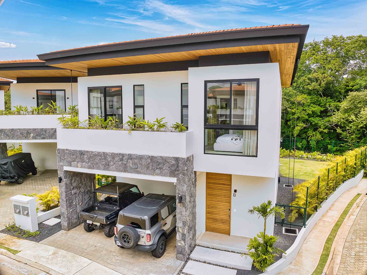 Bosques de Pinilla Unit 15 – Model A | Fully Furnished 4-Bedroom Home with Vehicles