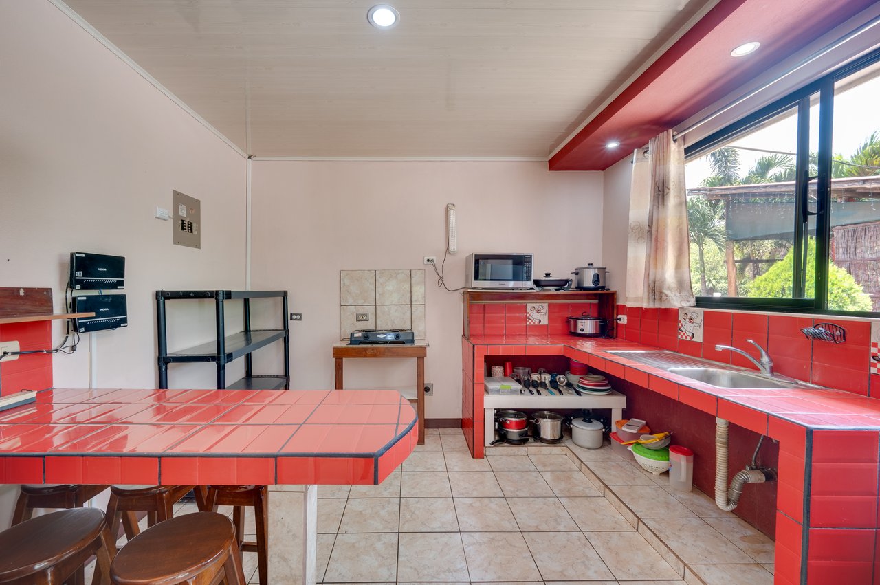 Tamarit House | Spacious Tropical Retreat in Villareal, Costa Rica