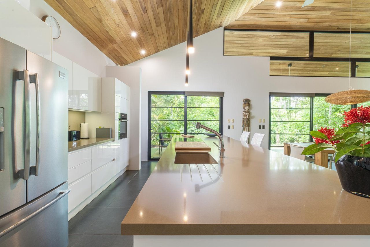 Sustainable Solar Powered Home, Tamarindo, Guanacaste