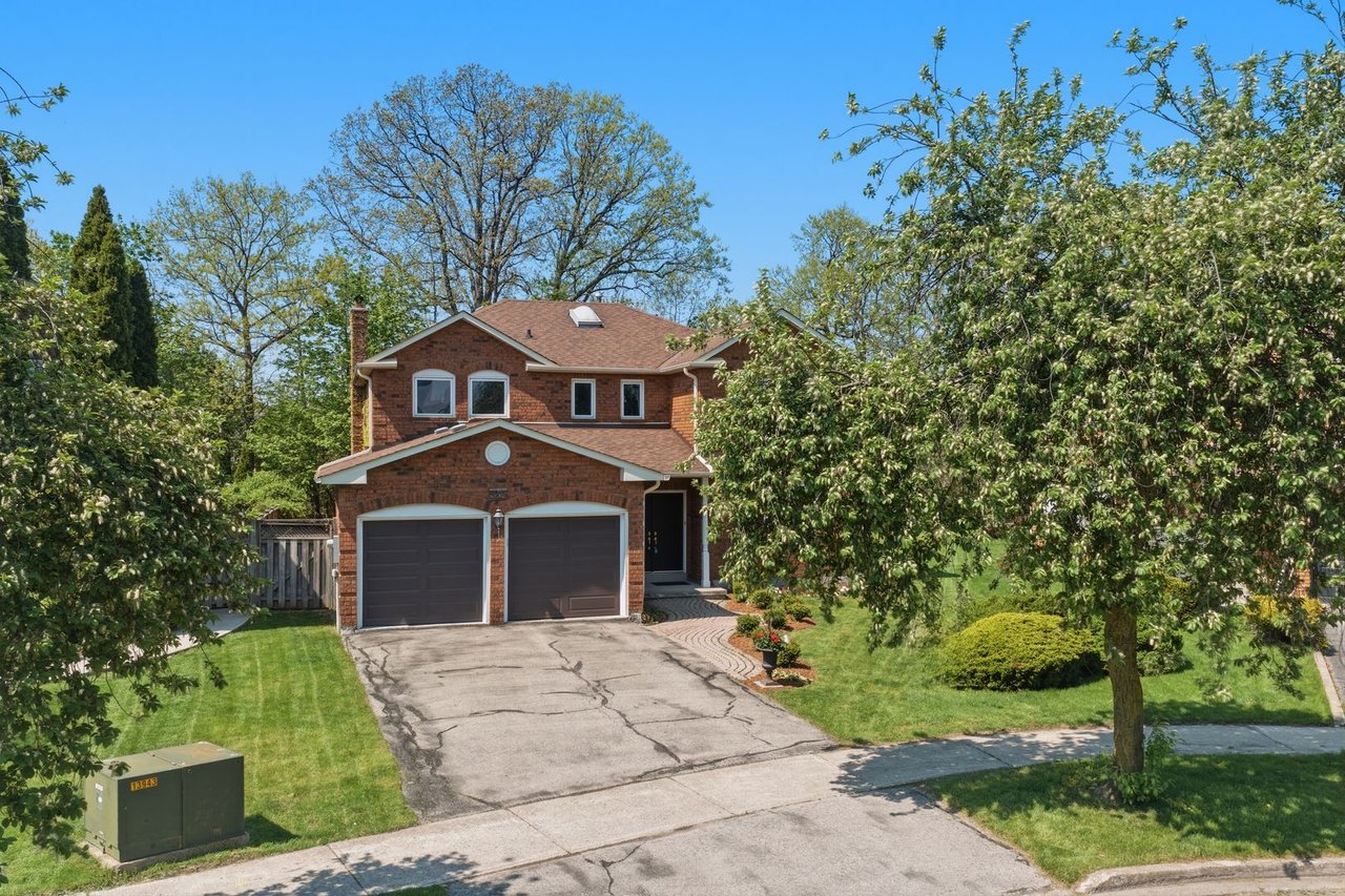 5211 Micmac Cres