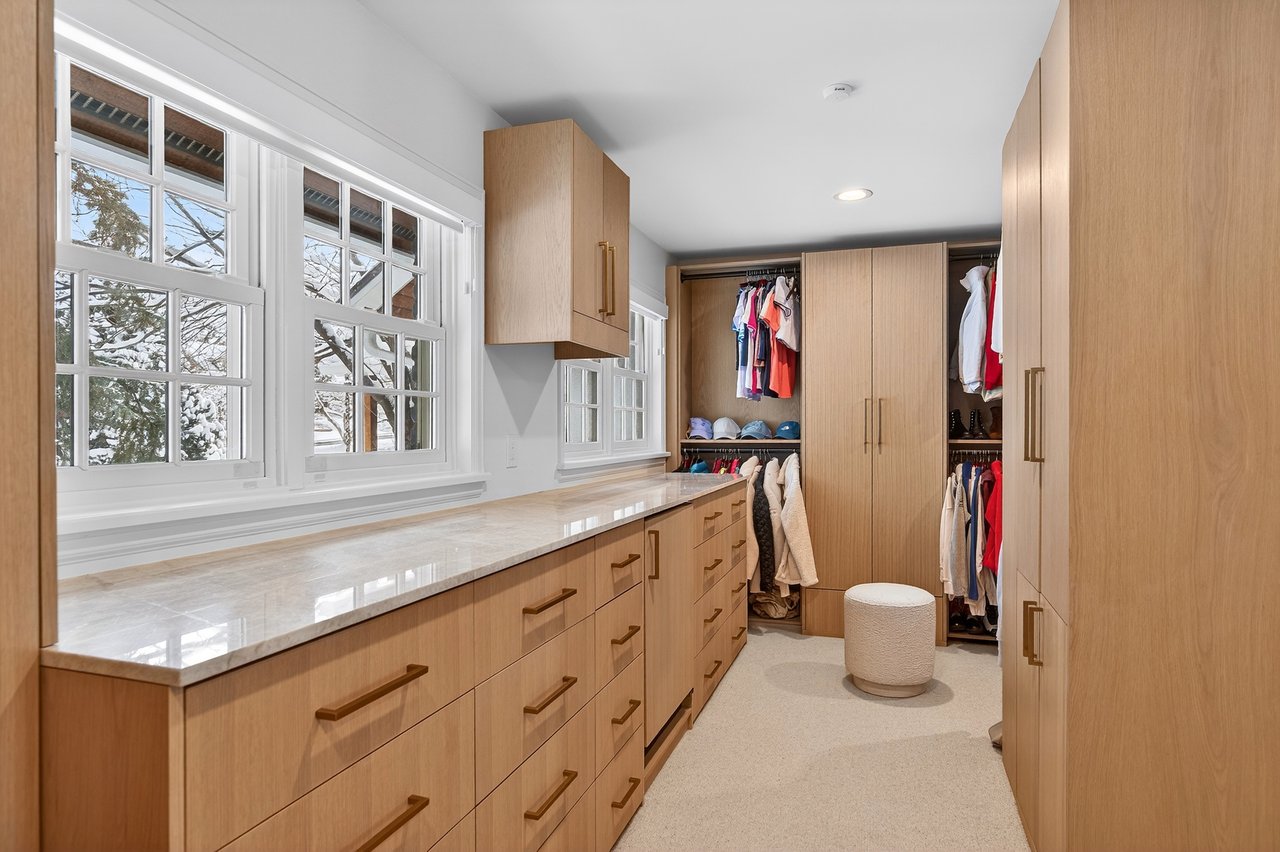 Stunning Home On The Rolling Hills Golf Course