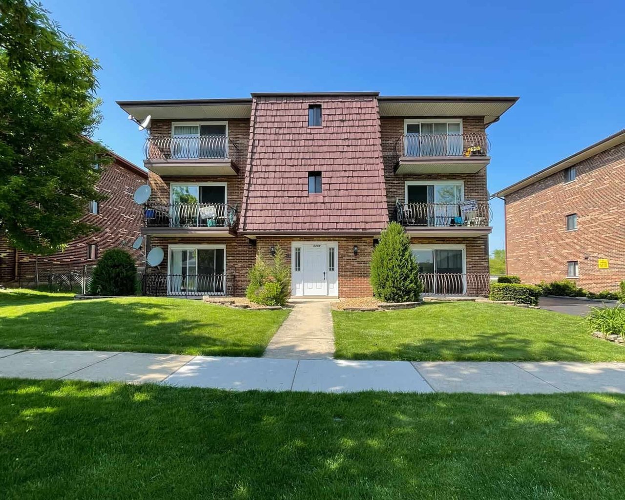 5716 Independence Avenue | Oak Forest, Illinois