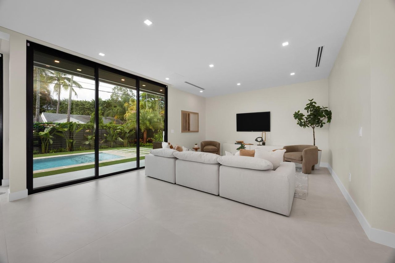 Sophisticated New Construction in the Heart of Miami