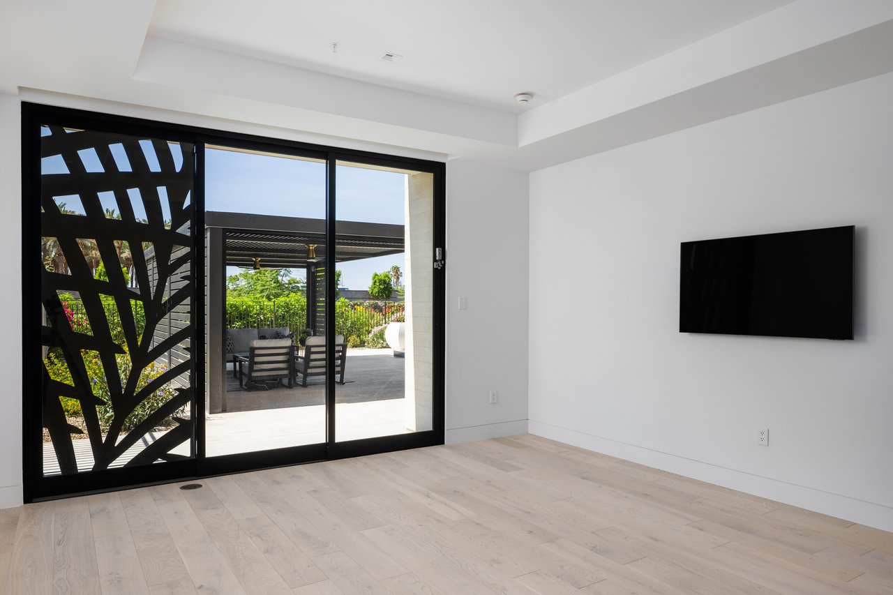 6587 N PALMERAIE Boulevard, 1050