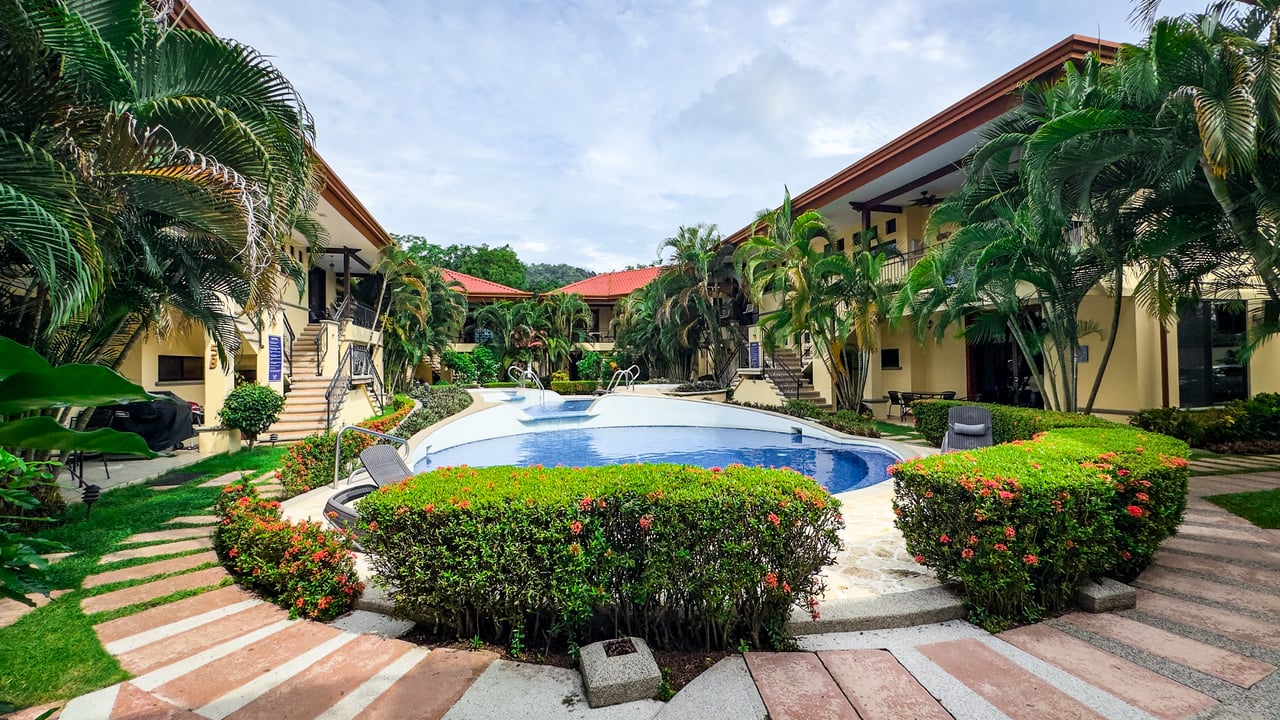 Jaco Condo Pool common area