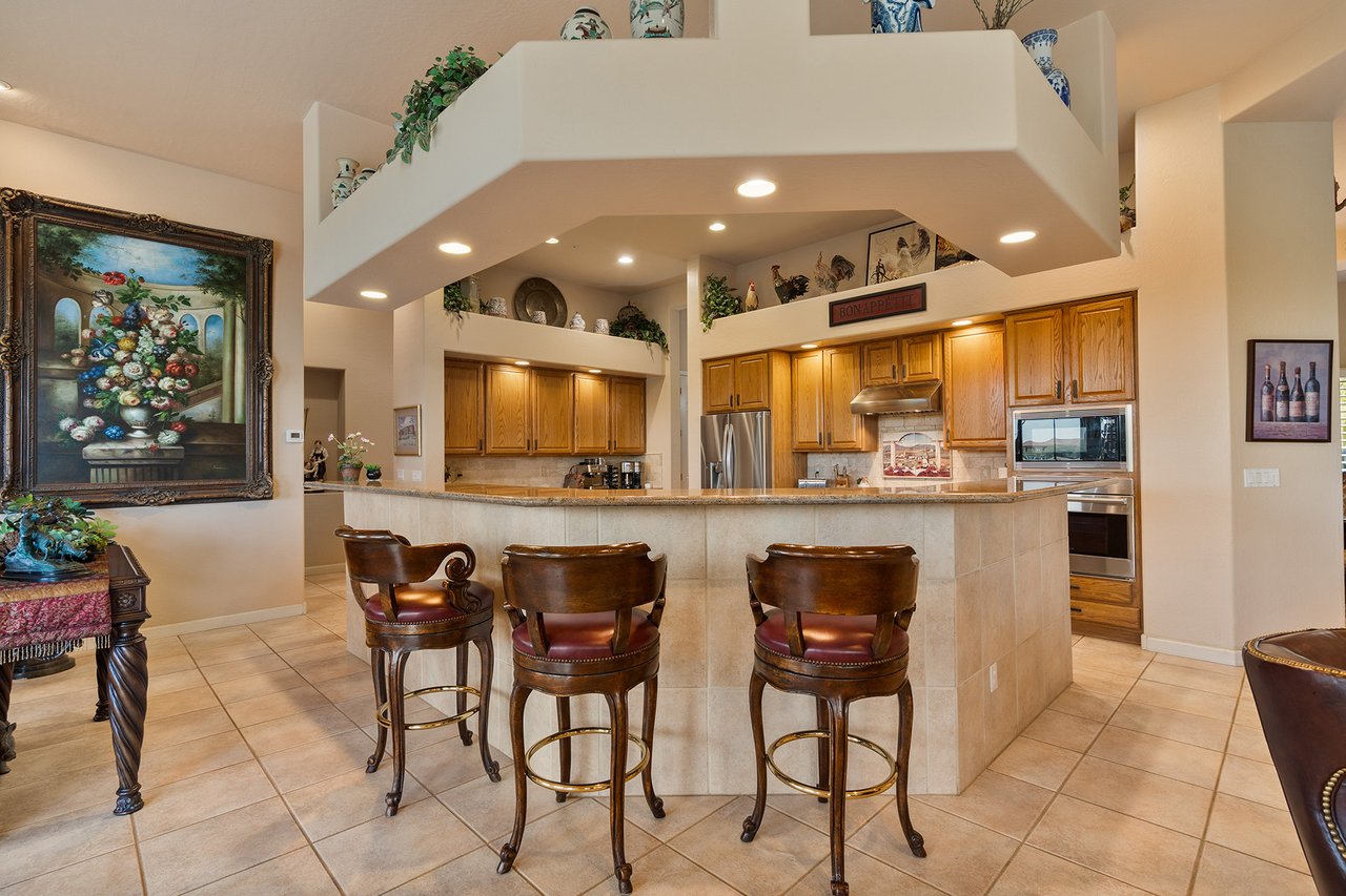 9657 E PEREGRINE Place