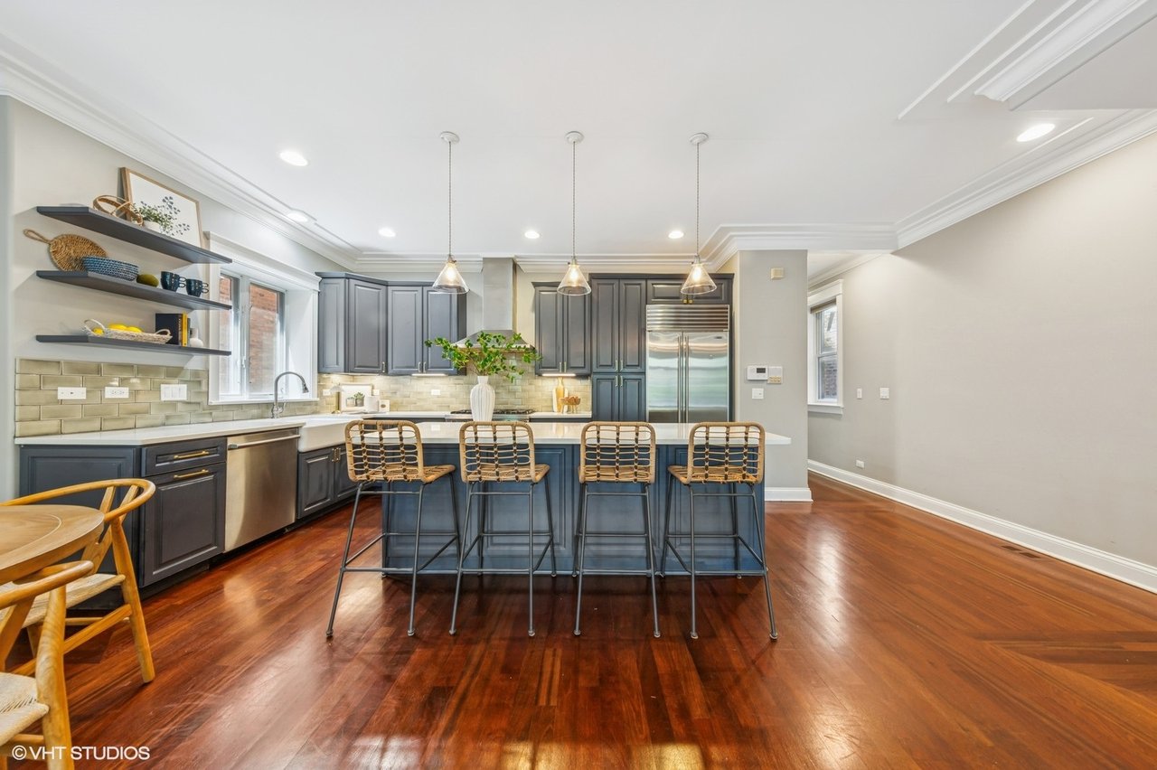 1244 W Cornelia Unit 1 
