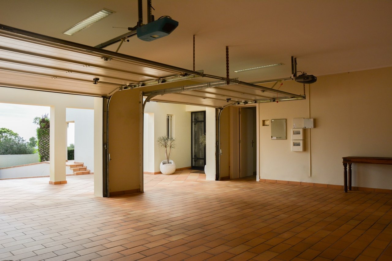 Luxury 4-Bedroom Villa with Indoor Pool – São Miguel, Azores