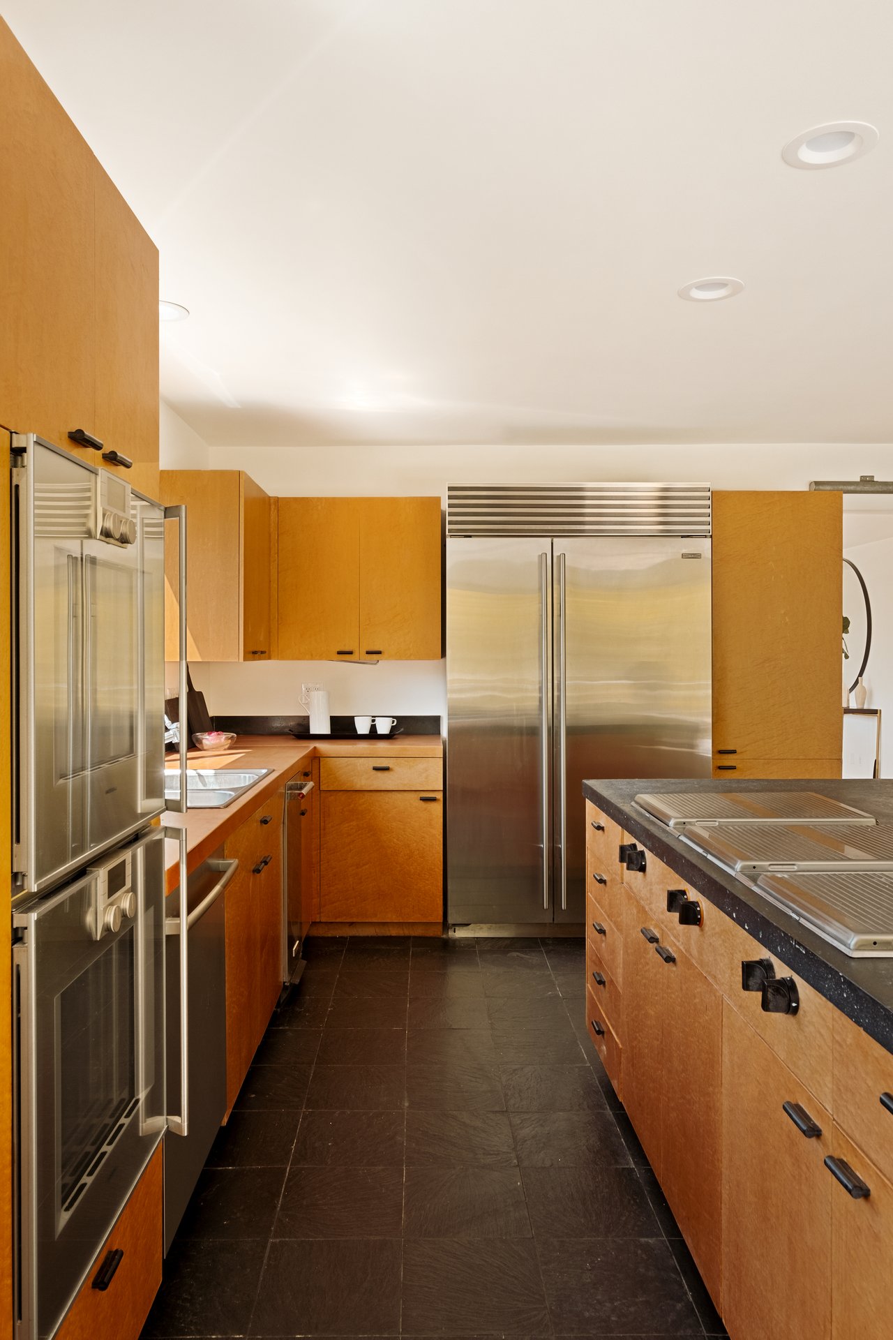 2776 Outpost Dr, Hollywood Hills