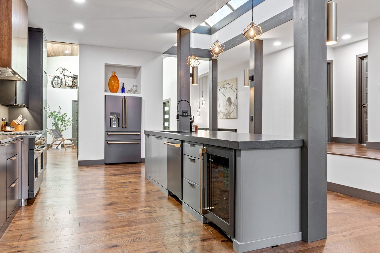 3732 Runnymede Drive