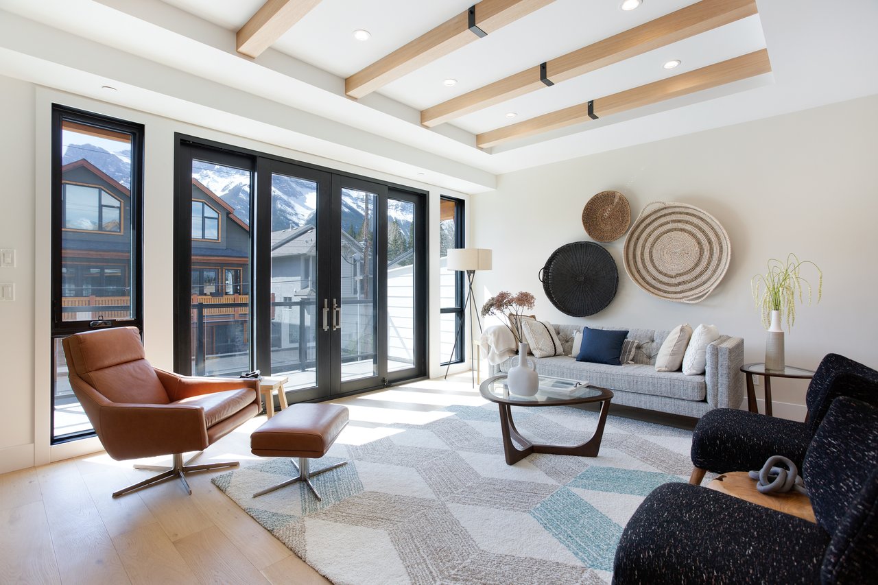2(SE) - 833 6th Street
