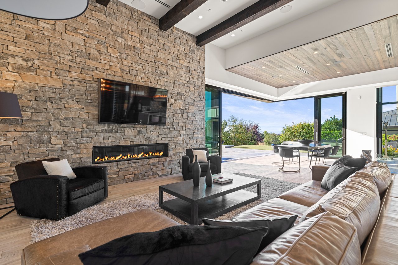 4573 Greenview Drive