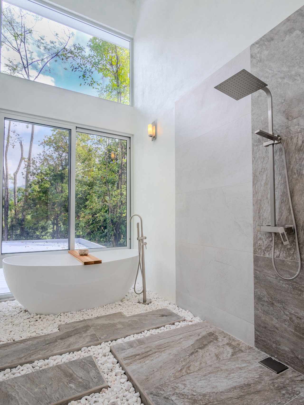 An Exclusive, Sunny Ridge-Top 4-Bed Designer House With Unforgettable Mountain & Jungle Views