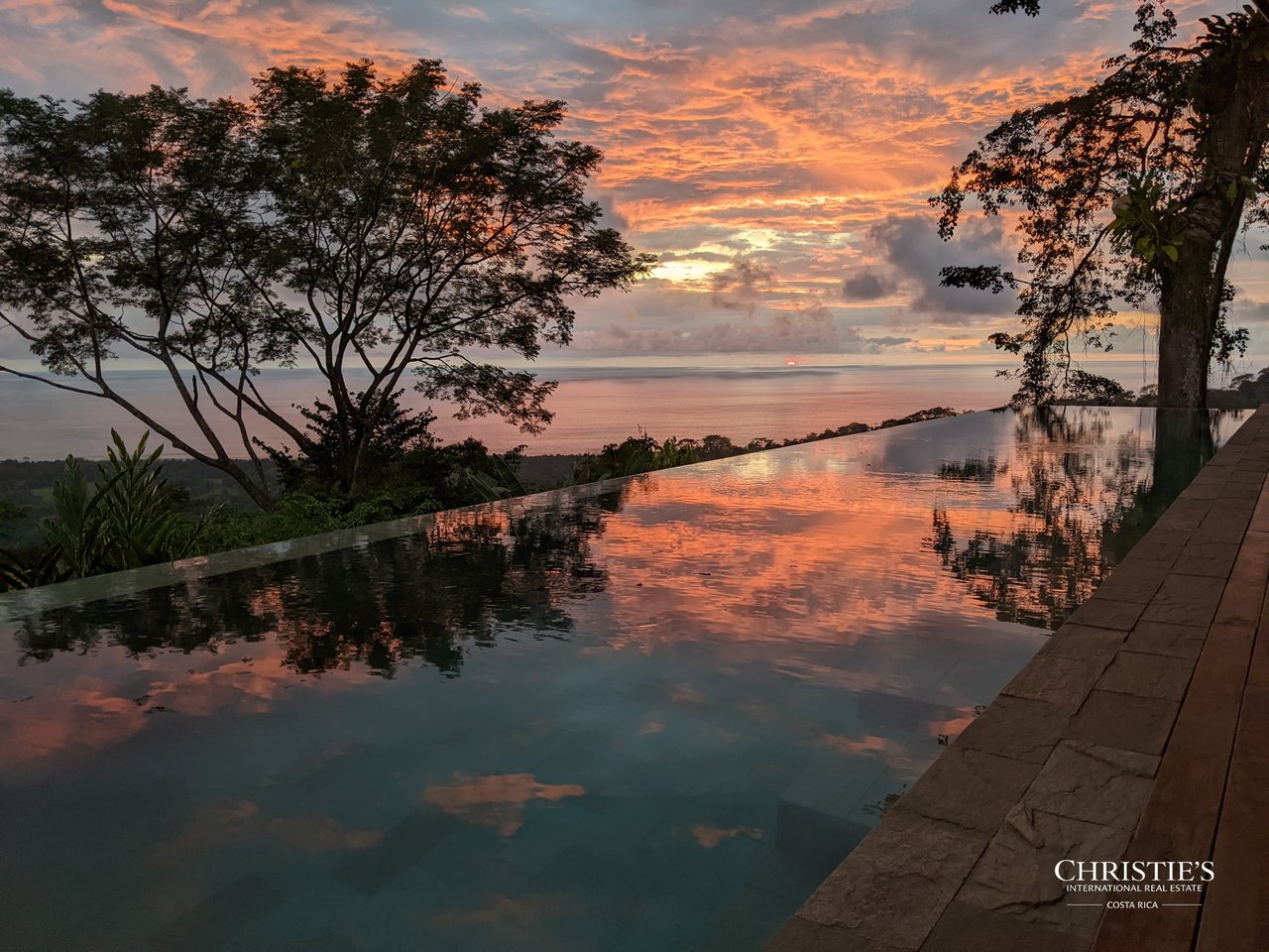 The Zen Villa | Award-Winning Teak Luxury Home with Ocean Views 