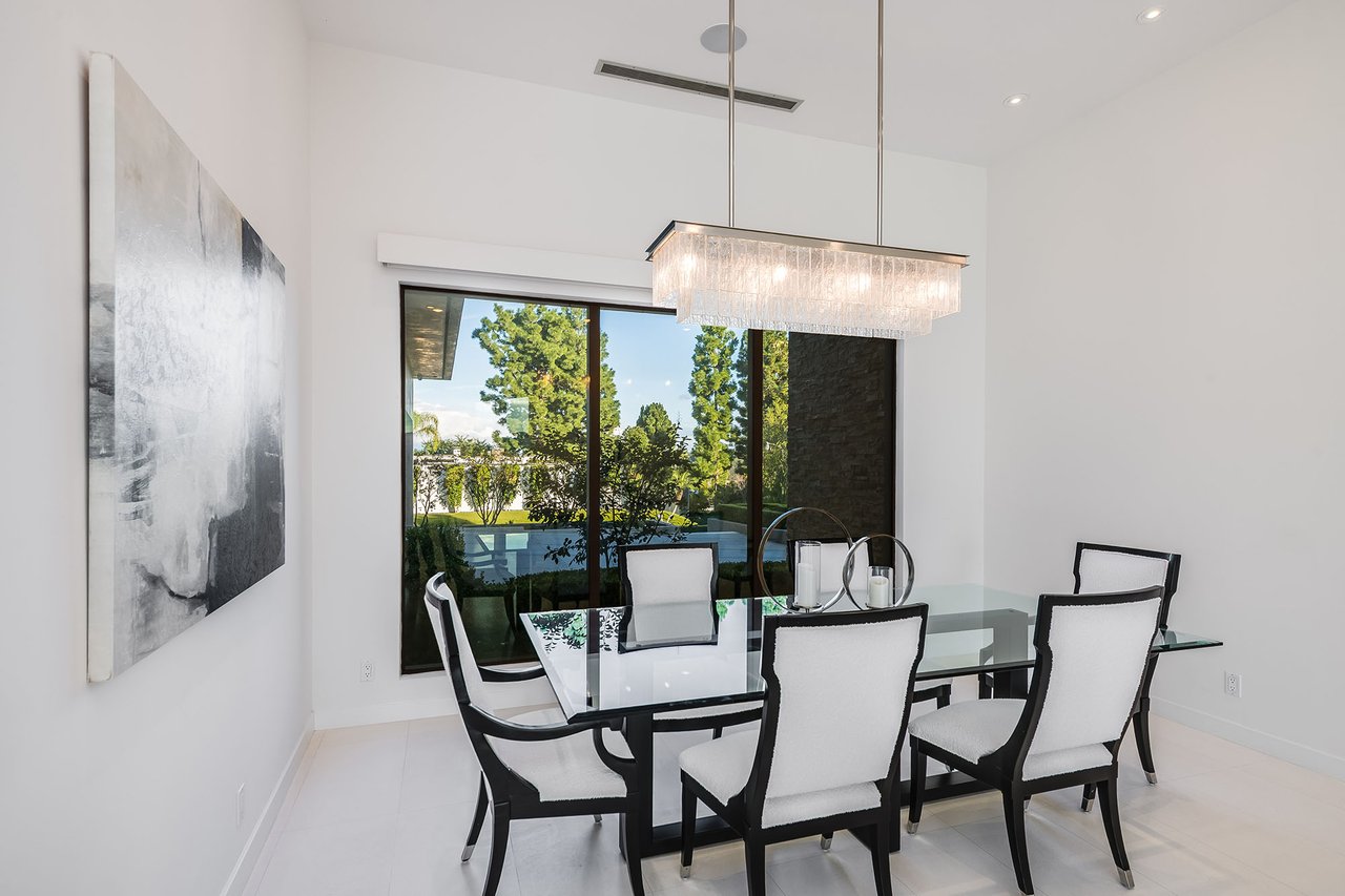 16167 Royal Oak Rd, Encino