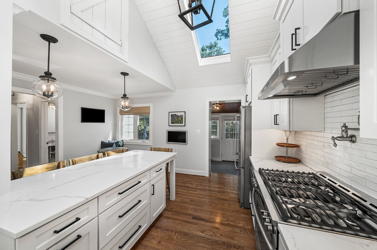 1138 Cameron Rd